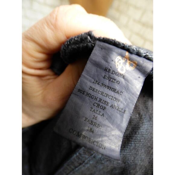 $395 Women's Levi's Redone 90s High Rise Ankle Crop Distressed Jeans 26 NEW - Picture 10 of 10